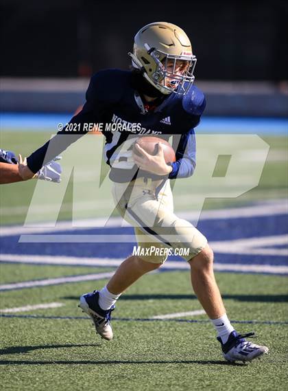 Thumbnail 3 in Notre Dame (SO) @ Loyola (Scrimmage) photogallery.