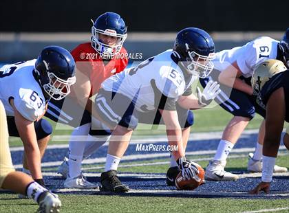 Thumbnail 3 in Notre Dame (SO) @ Loyola (Scrimmage) photogallery.