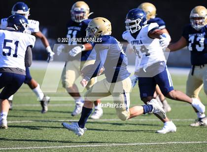 Thumbnail 1 in Notre Dame (SO) @ Loyola (Scrimmage) photogallery.