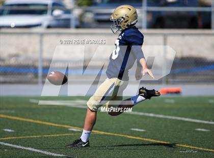 Thumbnail 3 in Notre Dame (SO) @ Loyola (Scrimmage) photogallery.