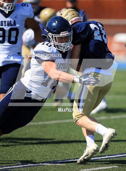Thumbnail 3 in Notre Dame (SO) @ Loyola (Scrimmage) photogallery.