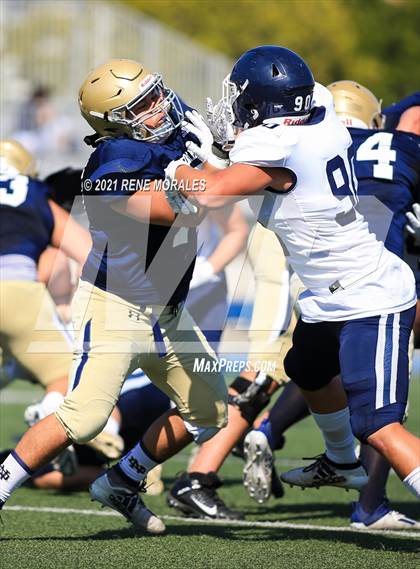Thumbnail 2 in Notre Dame (SO) @ Loyola (Scrimmage) photogallery.
