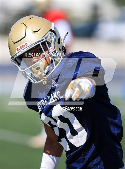 Thumbnail 1 in Notre Dame (SO) @ Loyola (Scrimmage) photogallery.