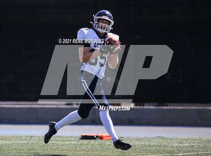 Thumbnail 2 in Notre Dame (SO) @ Loyola (Scrimmage) photogallery.