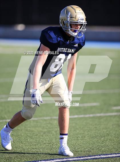 Thumbnail 2 in Notre Dame (SO) @ Loyola (Scrimmage) photogallery.
