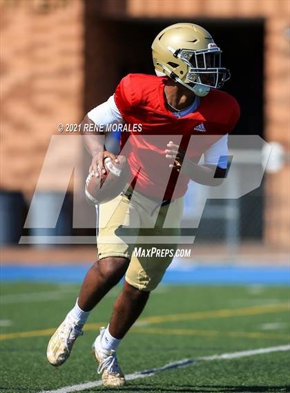 Thumbnail 3 in Notre Dame (SO) @ Loyola (Scrimmage) photogallery.