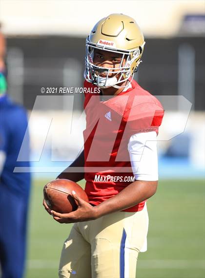 Thumbnail 2 in Notre Dame (SO) @ Loyola (Scrimmage) photogallery.