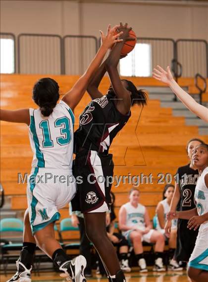 Thumbnail 2 in Pasadena Memorial vs Pearland (McDonald's Texas Invitational) photogallery.