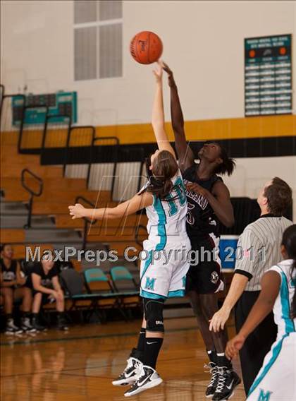Thumbnail 2 in Pasadena Memorial vs Pearland (McDonald's Texas Invitational) photogallery.
