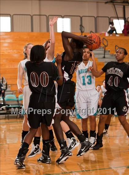 Thumbnail 3 in Pasadena Memorial vs Pearland (McDonald's Texas Invitational) photogallery.