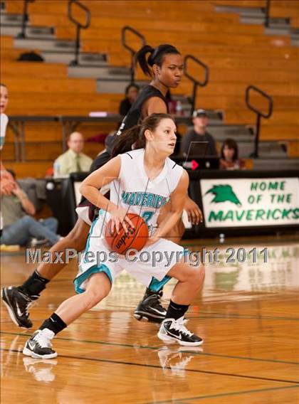 Thumbnail 3 in Pasadena Memorial vs Pearland (McDonald's Texas Invitational) photogallery.