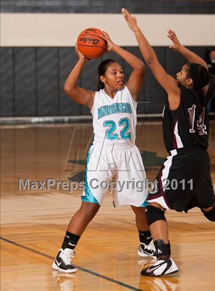 Thumbnail 2 in Pasadena Memorial vs Pearland (McDonald's Texas Invitational) photogallery.
