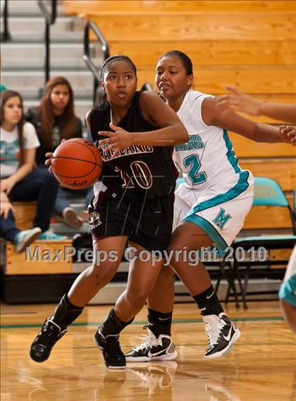 Thumbnail 1 in Pasadena Memorial vs Pearland (McDonald's Texas Invitational) photogallery.