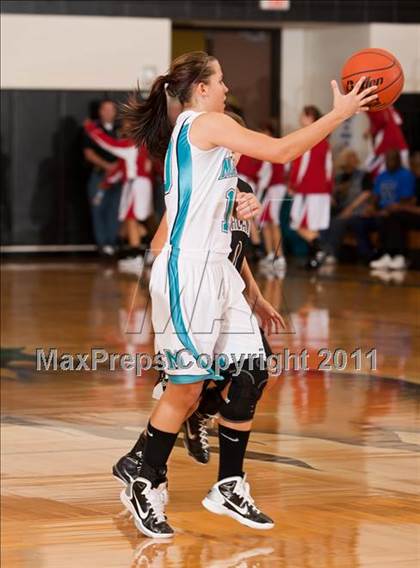 Thumbnail 3 in Pasadena Memorial vs Pearland (McDonald's Texas Invitational) photogallery.