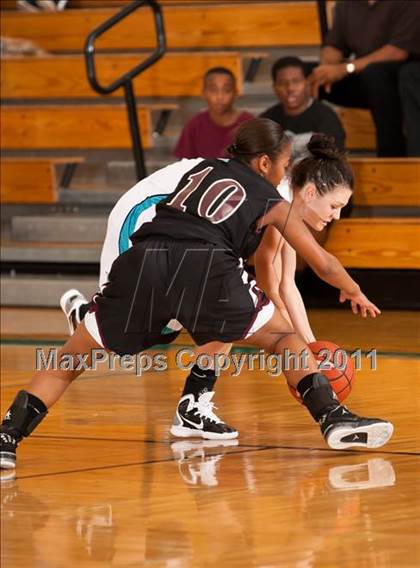 Thumbnail 3 in Pasadena Memorial vs Pearland (McDonald's Texas Invitational) photogallery.
