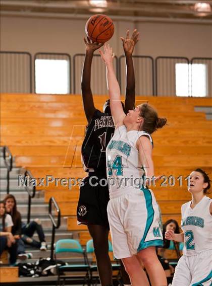 Thumbnail 2 in Pasadena Memorial vs Pearland (McDonald's Texas Invitational) photogallery.