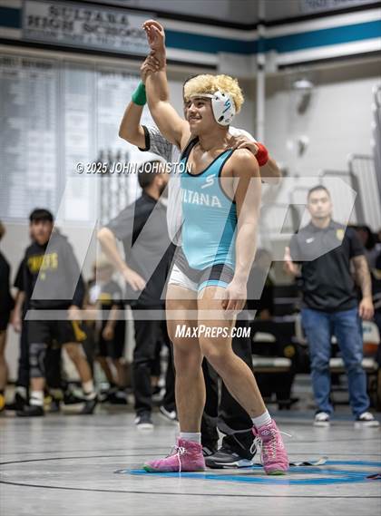 Thumbnail 1 in Sultana vs Santa Fe (CIF SS Division 3 Final) photogallery.