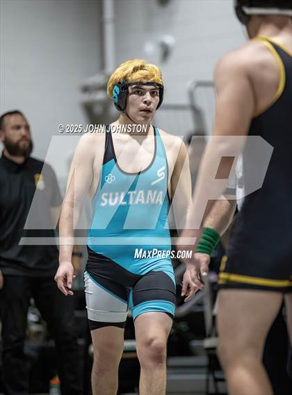 Thumbnail 3 in Sultana vs Santa Fe (CIF SS Division 3 Final) photogallery.