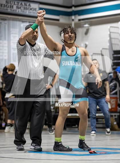 Thumbnail 2 in Sultana vs Santa Fe (CIF SS Division 3 Final) photogallery.