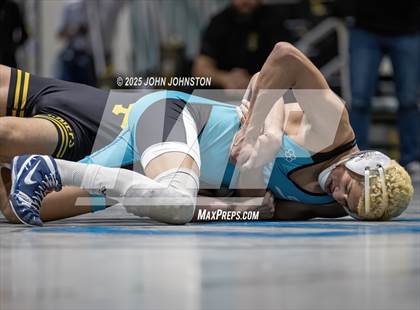 Thumbnail 3 in Sultana vs Santa Fe (CIF SS Division 3 Final) photogallery.