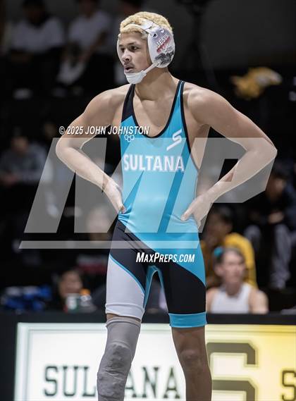 Thumbnail 1 in Sultana vs Santa Fe (CIF SS Division 3 Final) photogallery.