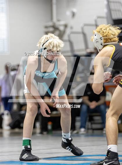 Thumbnail 2 in Sultana vs Santa Fe (CIF SS Division 3 Final) photogallery.