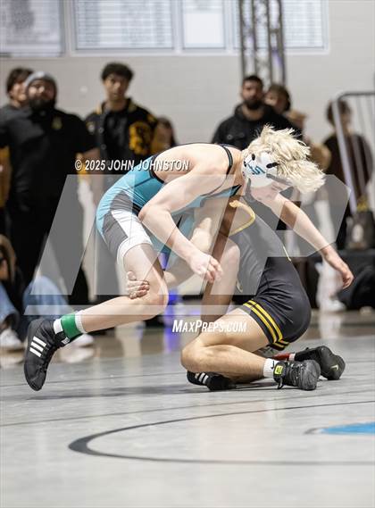 Thumbnail 3 in Sultana vs Santa Fe (CIF SS Division 3 Final) photogallery.