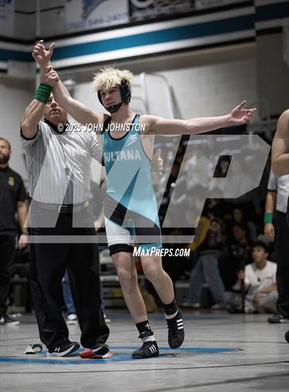 Thumbnail 1 in Sultana vs Santa Fe (CIF SS Division 3 Final) photogallery.