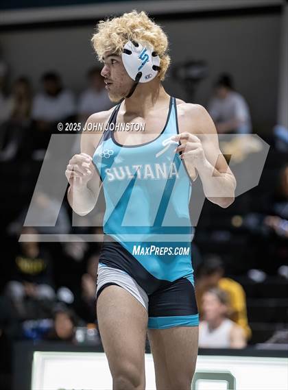 Thumbnail 3 in Sultana vs Santa Fe (CIF SS Division 3 Final) photogallery.