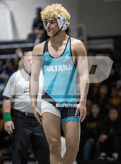 Thumbnail 3 in Sultana vs Santa Fe (CIF SS Division 3 Final) photogallery.