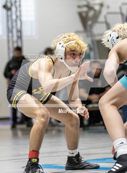 Thumbnail 3 in Sultana vs Santa Fe (CIF SS Division 3 Final) photogallery.