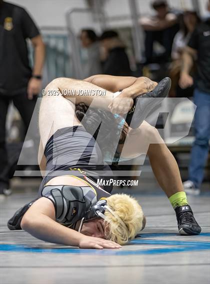 Thumbnail 3 in Sultana vs Santa Fe (CIF SS Division 3 Final) photogallery.