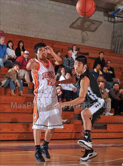 Thumbnail 2 in Apple Valley vs. Palos Verdes Peninsula (MaxPreps Holiday Classic) photogallery.