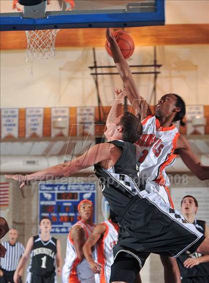 Thumbnail 1 in Apple Valley vs. Palos Verdes Peninsula (MaxPreps Holiday Classic) photogallery.