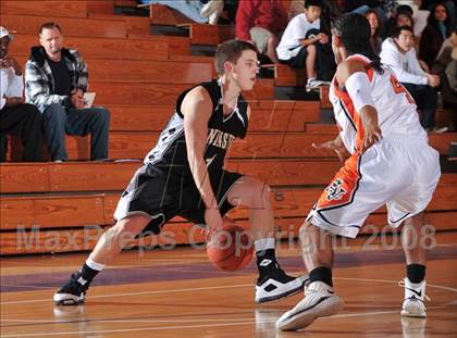 Thumbnail 3 in Apple Valley vs. Palos Verdes Peninsula (MaxPreps Holiday Classic) photogallery.