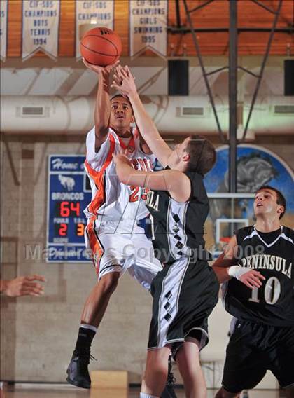 Thumbnail 1 in Apple Valley vs. Palos Verdes Peninsula (MaxPreps Holiday Classic) photogallery.