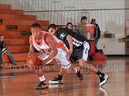 Thumbnail 1 in Apple Valley vs. Palos Verdes Peninsula (MaxPreps Holiday Classic) photogallery.
