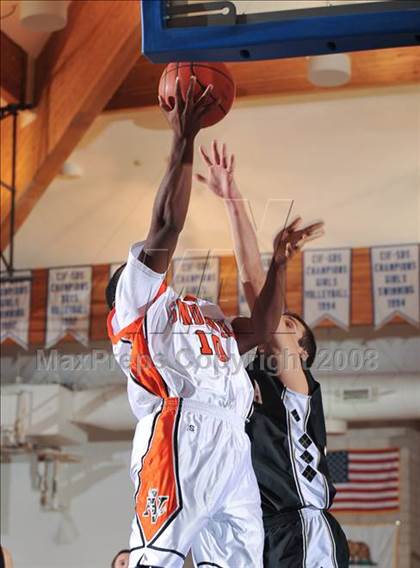 Thumbnail 1 in Apple Valley vs. Palos Verdes Peninsula (MaxPreps Holiday Classic) photogallery.