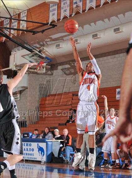 Thumbnail 3 in Apple Valley vs. Palos Verdes Peninsula (MaxPreps Holiday Classic) photogallery.