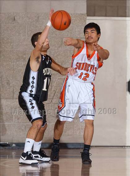 Thumbnail 2 in Apple Valley vs. Palos Verdes Peninsula (MaxPreps Holiday Classic) photogallery.