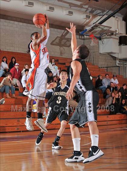 Thumbnail 3 in Apple Valley vs. Palos Verdes Peninsula (MaxPreps Holiday Classic) photogallery.
