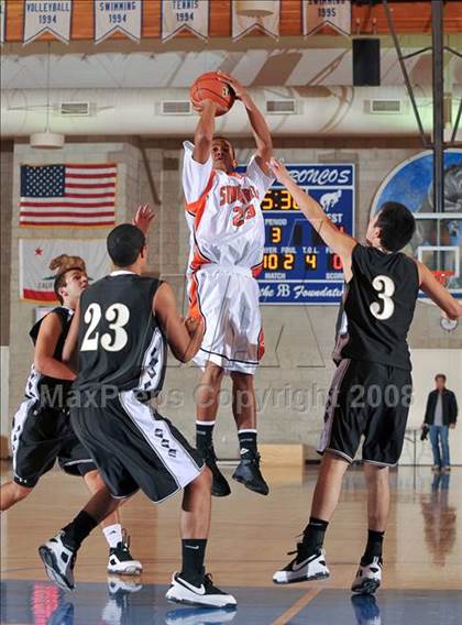 Thumbnail 2 in Apple Valley vs. Palos Verdes Peninsula (MaxPreps Holiday Classic) photogallery.