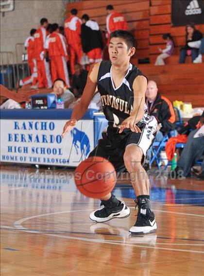 Thumbnail 1 in Apple Valley vs. Palos Verdes Peninsula (MaxPreps Holiday Classic) photogallery.