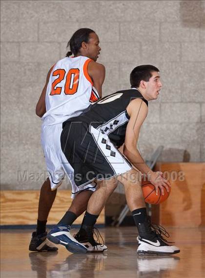 Thumbnail 1 in Apple Valley vs. Palos Verdes Peninsula (MaxPreps Holiday Classic) photogallery.