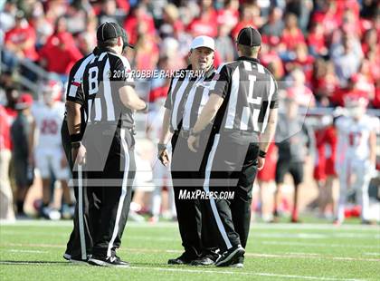 Thumbnail 1 in Van vs. Paris (UIL 4A Regional Quarterfinal Playoff) photogallery.