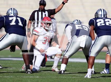 Thumbnail 2 in Van vs. Paris (UIL 4A Regional Quarterfinal Playoff) photogallery.