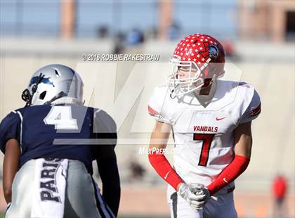 Thumbnail 3 in Van vs. Paris (UIL 4A Regional Quarterfinal Playoff) photogallery.