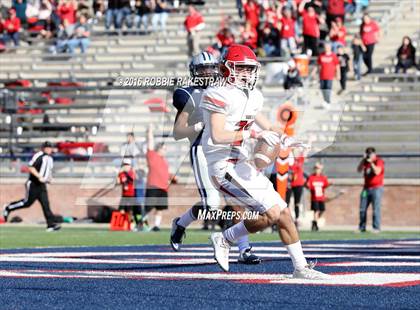 Thumbnail 1 in Van vs. Paris (UIL 4A Regional Quarterfinal Playoff) photogallery.