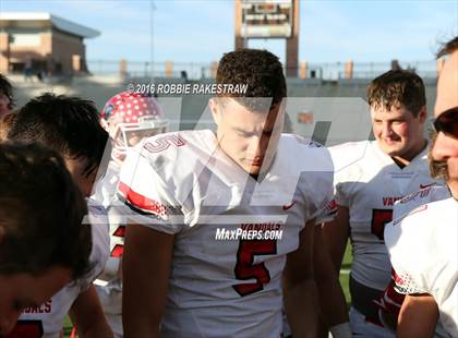 Thumbnail 3 in Van vs. Paris (UIL 4A Regional Quarterfinal Playoff) photogallery.