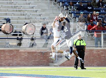 Thumbnail 2 in Van vs. Paris (UIL 4A Regional Quarterfinal Playoff) photogallery.